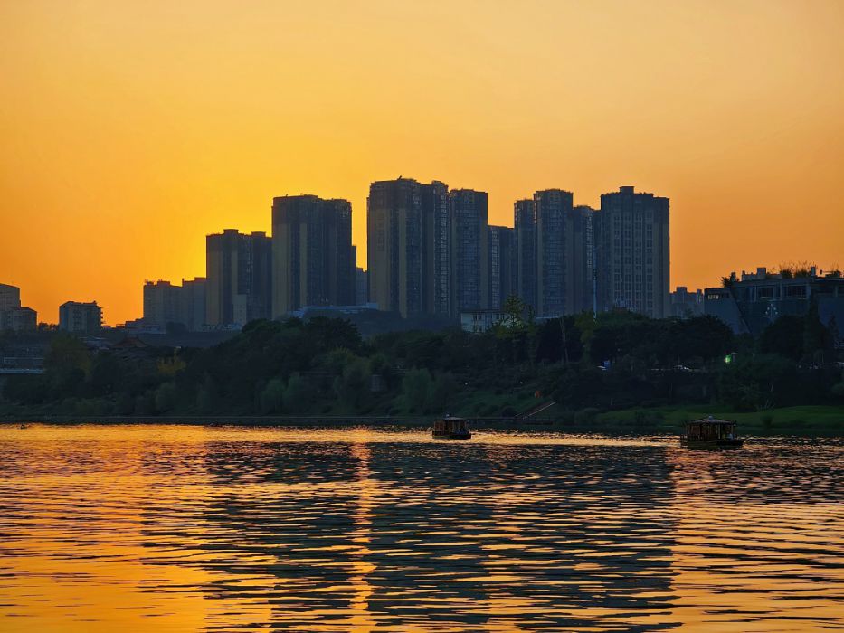 湖畔夕照