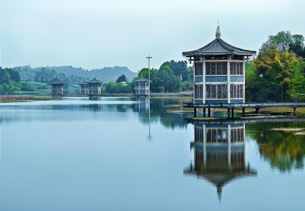 镜湖映亭