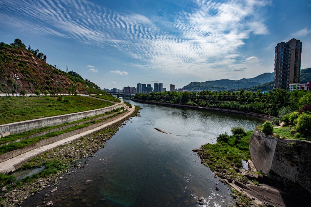 明月江治理